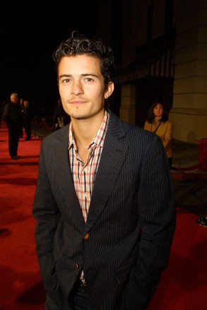 Orlando Bloom Lord of the Rings DVD 3/26/02  Burbank, CA Orlando Bloom The New Line Home Entertainment 