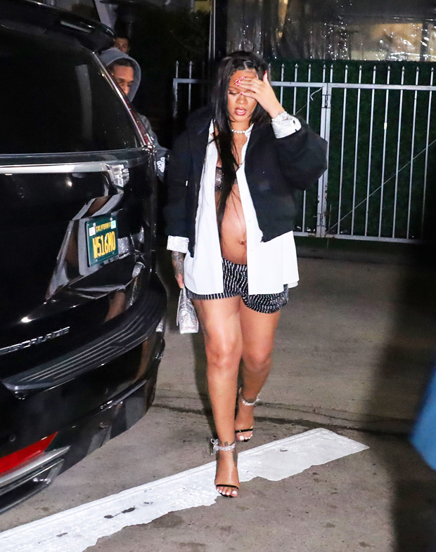 Rihanna Rocks Leggings & High Heels In Paris – Hollywood Life
