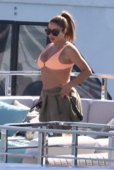Miami, FL  - *EXCLUSIVE*  - Larsa Pippen shows off her famous curves in a bikini as she enjoys a day of boating with her boyfriend Marcus Jordan in Miami.

Pictured: Larsa Pippen , Marcus Jordan

BACKGRID USA 23 APRIL 2023 

USA: +1 310 798 9111 / usasales@backgrid.com

UK: +44 208 344 2007 / uksales@backgrid.com

*UK Clients - Pictures Containing Children
Please Pixelate Face Prior To Publication*