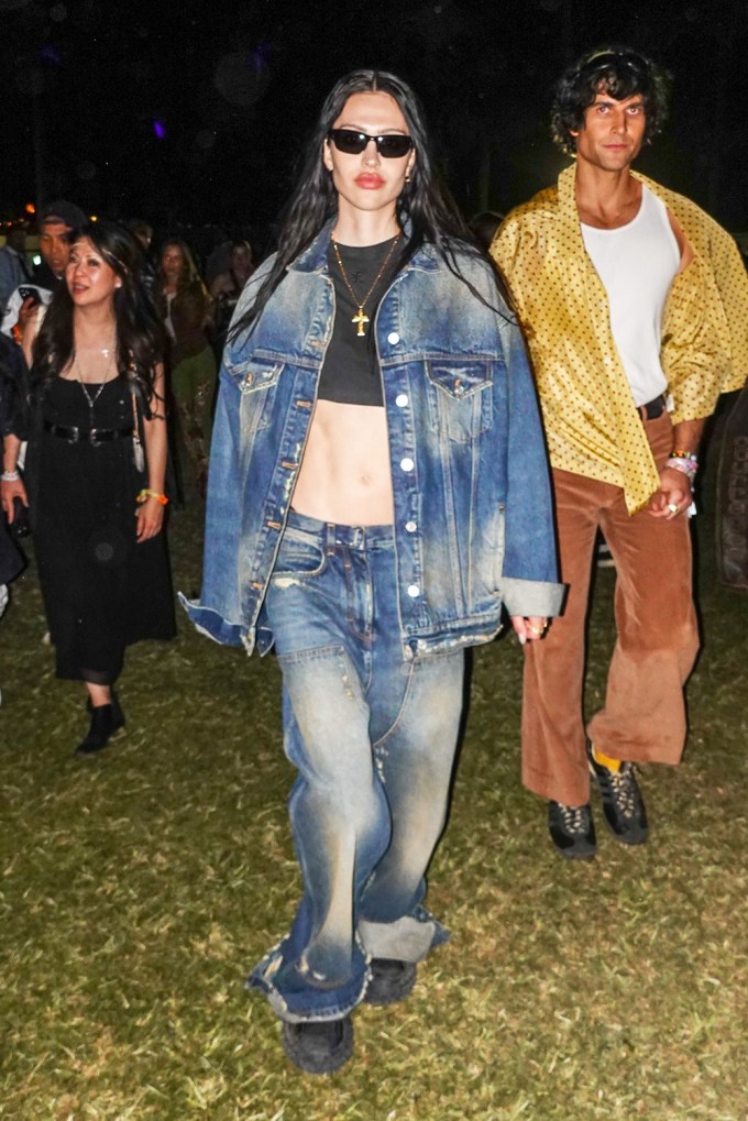 *EXCLUSIVE* Amelia Hamlin steps out in style at Day 2 of Coachella Music Festival