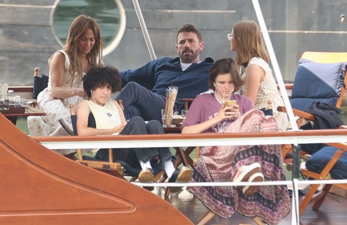 Ben Affleck & Jennifer Affleck Honeymoon With The Kids In Paris