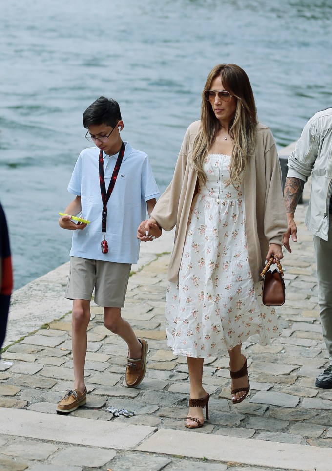 Jennifer Lopez & Max in Paris