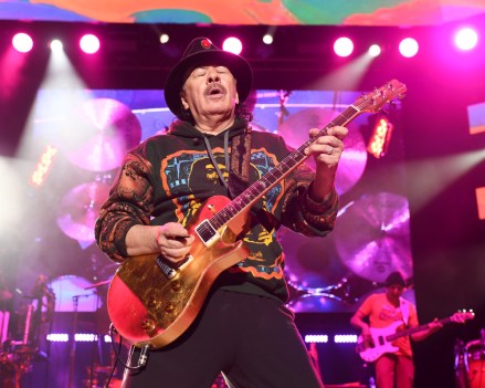 Carlos Santana Carlos Santana dalam konser di Northwell Health di Jones Beach Theatre, New York, AS - 25 Agustus 2019