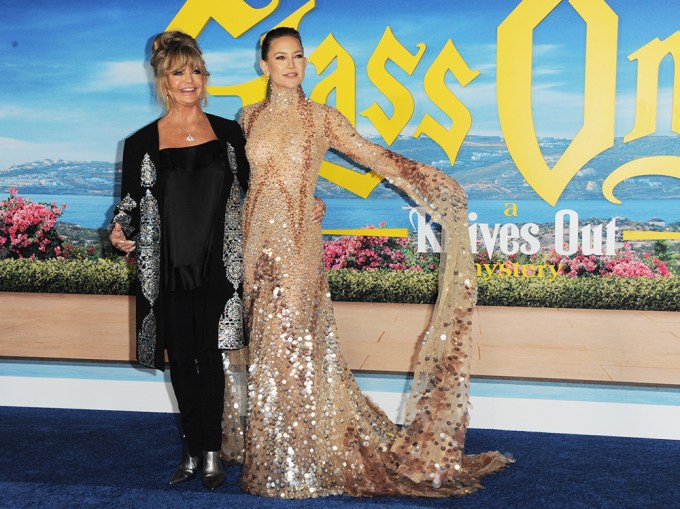 Kate Hudson & Goldie Hawn At The Premiere Of ‘Glass Onion’