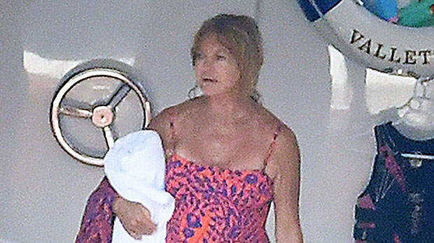 Goldie Hawn Rocks Bright Pink Swimsuit On Vacation With Kurt Russell – Hollywood Life