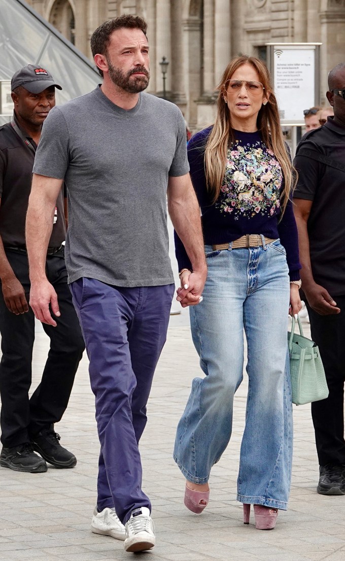 Jennifer Lopez & Ben Affleck Holding Hands At The Louvre