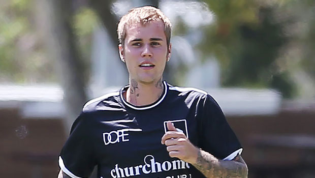 Justin Bieber is all smiles with facial paralysis update