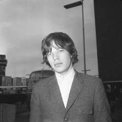 MICK JAGGER ARRIVES BACK AT LONDON AIRPORT FROM EDINBURGH. 22 MAY 1964ROLLING STONES
