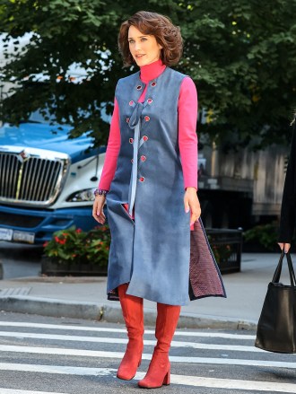 Rachel Brosnahan is seen at film set of 'The Marvelous Mrs Maisel' TV Series in New York City. 18 Aug 2022 Pictured: Rachel Brosnahan. Photo credit: Jose Perez/Bauergriffin.com / MEGA TheMegaAgency.com +1 888 505 6342 (Mega Agency TagID: MEGA887574_002.jpg) [Photo via Mega Agency]