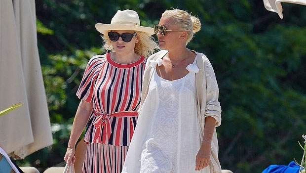 Rebel Wilson Shares A Steamy Kiss With GF Ramona Agruma On Vacation: Photo