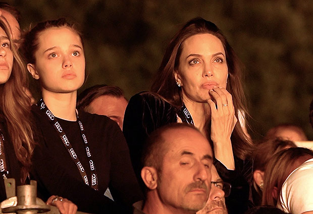 Shiloh & Angelina Jolie At Concert In Rome: Photos – Hollywood Life