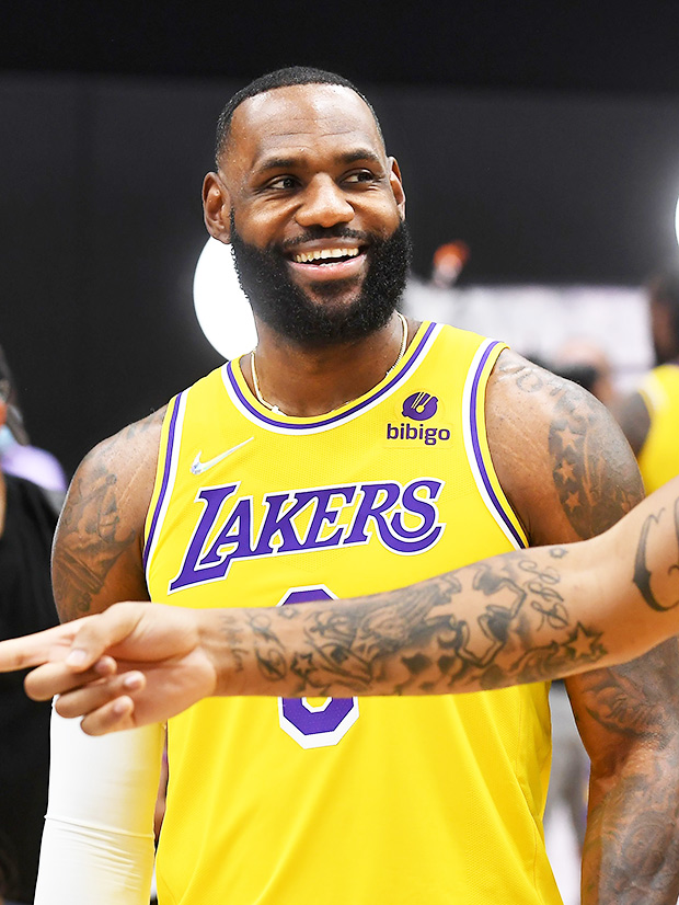 LeBron James says at ESPYS he will play for Lakers