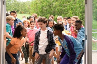 13 The Musical. (L to R) Nolen Dubuc as Malcolm, Luke Islam as Carlos, Lindsey Blackwell as Kendra, Eli Golden as Evan, Kayleigh Cerezo as Molly, JD McCrary as Brett, Khiyla Aynne as Charlotte, Ramon Reed as Eddie in 13 The Musical. Cr. Alan Markfield/Netflix © 2022.