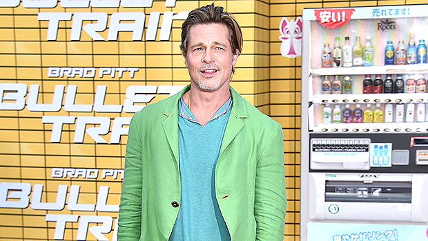 Brad Pitt se destaca con un atuendo verde neón brillante para el estreno en Los Ángeles de "Bullet Train".