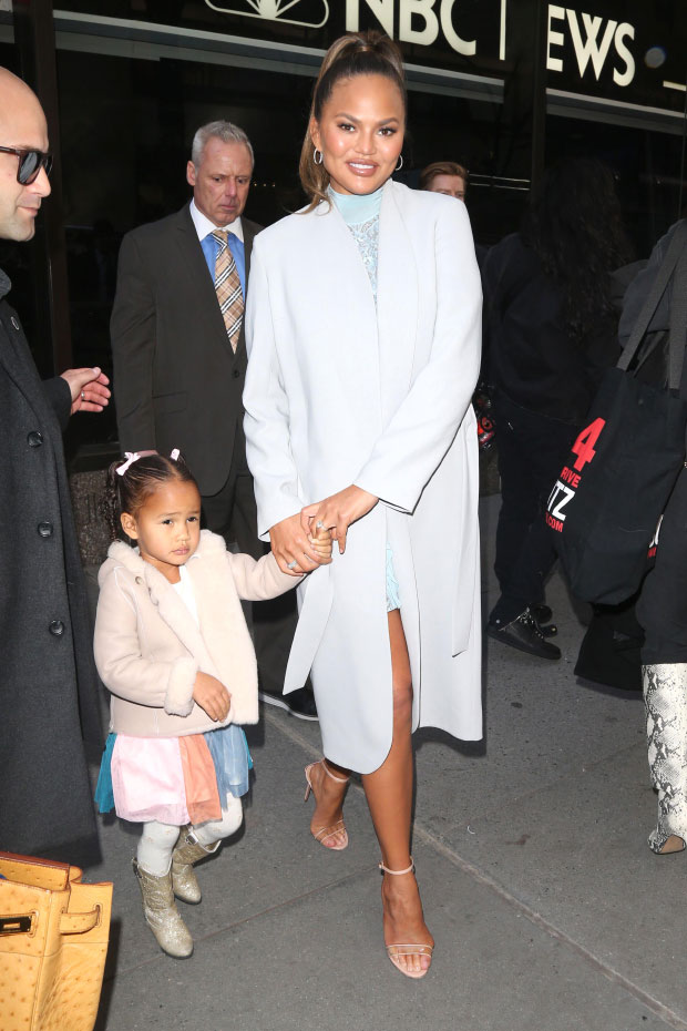 Chrissy Teigen & Daughter Luna