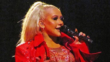 Christina Aguilera Kırmızı Dantelli Bodysuit Londra'da: Fotoğraflar – Hollywood Life