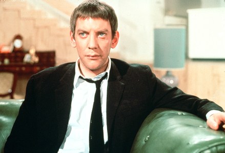 Yalnızca haber amaçlı kullanımZorunlu Katkı: Fotoğraf: ITV/Shutterstock (769939eb)'Man in a Suitcase' TV - Day of Execution - 1967 -Donald Sutherland.GTV ARCHIVE