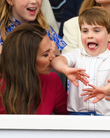 Catherine Duchess of Cambridge, Prince Louis, Princess Charlotte, Prince George, Mike Tindall, Mia Tindall, Victoria Starmer, Kier Starmer and Zara Tindall behind
Platinum Jubilee Pageant, London, UK - 05 Jun 2022