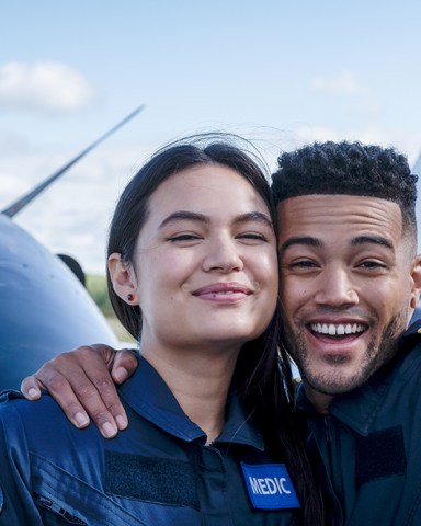 "Line Indoc" - Epi#102 -- Ace Nadjiwon as Bodie and Morgan Holmstrom as Crystal on the Paramount+ series SKYMED. Photo: Pief Weyman/Paramount+ ©2022 CBS TELEVISION STUDIOS All Rights Reserved