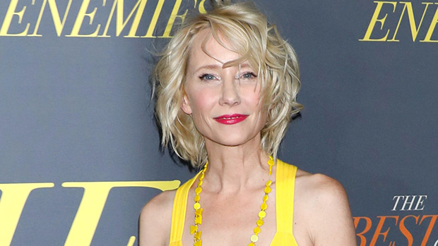 Anne Heche 911 Call: Neighbor Frantically Reveals Someone Is ‘Trapped’ In Car After Crash thumbnail