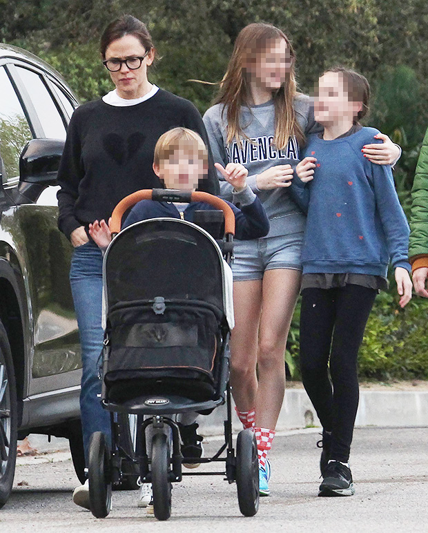 Mammoth Udgravning markør Jennifer Garner's Kids With Ben Affleck: Her Motherhood Moments – Hollywood  Life