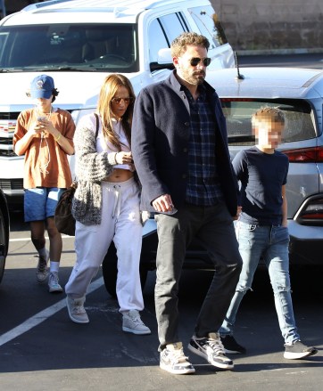 *EXCLUSIVE* LOS ANGELES, CALIFORNIA - Ben Affleck and Jennifer Lopez were out with the kids in Brentwood on Saturday and made a pit stop at Big 5 Sporting Goods to pick up some new gear. He was also spotted picking up drinks and snacks from Dunkin' Donuts. PHOTOS: Jennifer Lopez BACKGRID USA 1st November 2022 BYLINE MUST READ: Vasquez / BACKGRID USA: +1 310 798 9111 / usasales@backgrid.com UK: +44 208 344 2007 / uksales@backgrid.com Face before publication Pixelate*