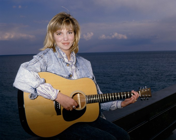 Debbie Gibson Plays Guitar