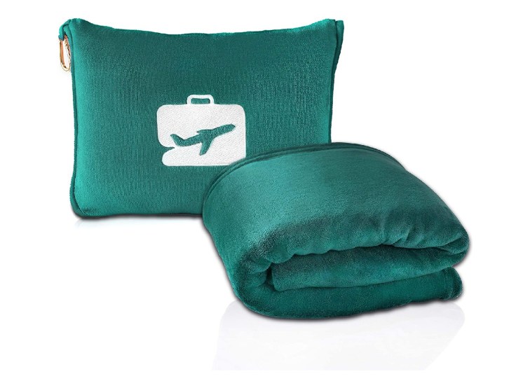 The Top Pillow Blankets for 2024 – Reviews by Hollywood Life ...