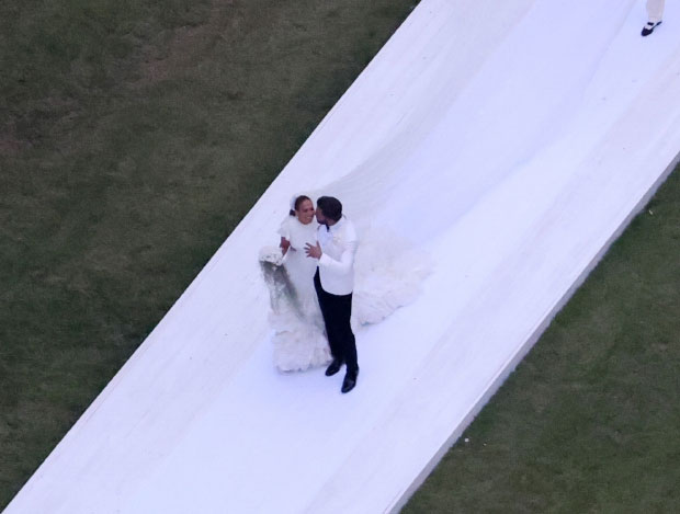 Jennifer Lopez's 2nd Wedding Dress With Ben Affleck In Georgia: Photos –  Hollywood Life