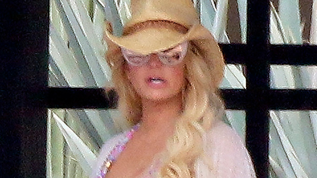 Jessica Simpson Rocks Sexy Cutout Swimsuit On The Beach In Mexico: Photos