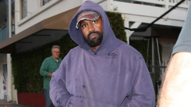 Kanye West, Santa Monica'da Yırtık Mor Kapüşonlu: Fotoğraflar – Hollywood Life
