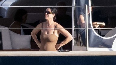 Katy Perry Celeb Porn - Katy Perry In Nude One Piece With Orlando Bloom & Daughter Daisy â€“  Hollywood Life