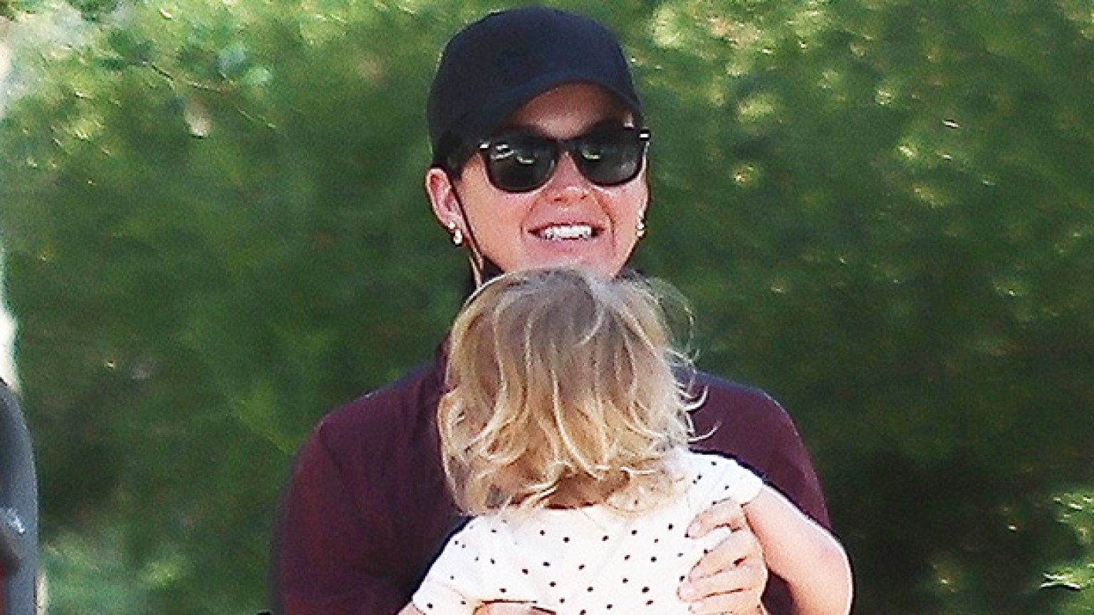 Katy Perry Carries Daughter Daisy During Beverly Hills Trip Photos