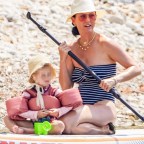 katy-perry-in-striped-swimsuit-with-daisy-and-orlando-backgrid-1