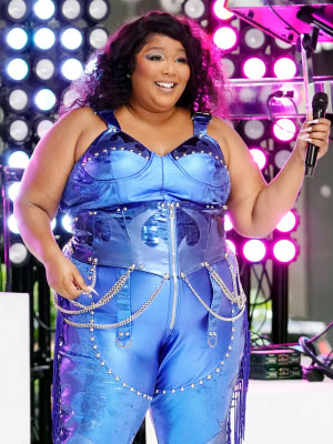 Lizzo's Latest Look Takes Grandma-Chic Loungewear to the Next Level