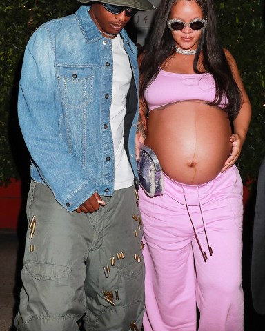 Santa Monica, CA  - *EXCLUSIVE* A very pregnant Rihanna and ASAP Rocky arrive for dinner together at Giorgio Baldi in Santa Monica, looking ready to have her baby any day now.Pictured: Rihanna, A$AP RockyBACKGRID USA 28 JULY 2023 BYLINE MUST READ: affinitypicture / BACKGRIDUSA: +1 310 798 9111 / usasales@backgrid.comUK: +44 208 344 2007 / uksales@backgrid.com*UK Clients - Pictures Containing ChildrenPlease Pixelate Face Prior To Publication*