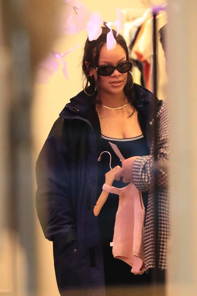 Rihanna shopping