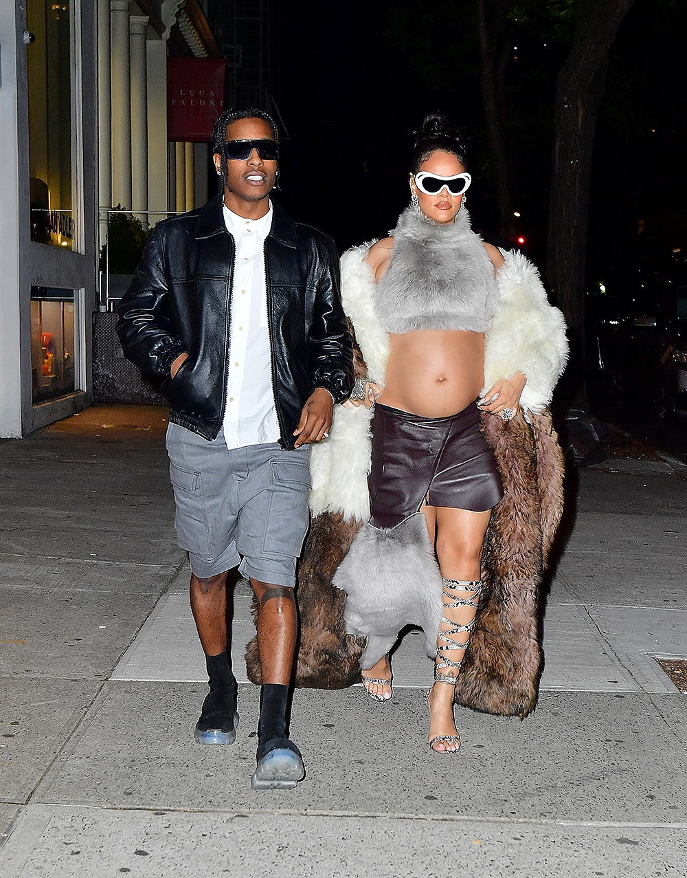 Rihanna, Kim Kardashian And 36 More Stars Love Louis Vuitton Bags (PHOTOS)