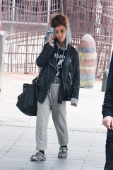FKA TWIGS arrives at Sydney airport in Australia

Pictured: FKA Twigs
Ref: SPL5096362 060619 NON-EXCLUSIVE
Picture by: Media-Mode / SplashNews.com

Splash News and Pictures
USA: +1 310-525-5808
London: +44 (0)20 8126 1009
Berlin: +49 175 3764 166
photodesk@splashnews.com

World Rights, No Australia Rights, No New Zealand Rights