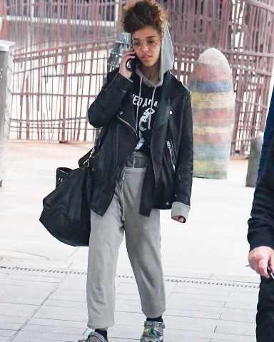FKA TWIGS arrives at Sydney airport in AustraliaPictured: FKA TwigsRef: SPL5096362 060619 NON-EXCLUSIVEPicture by: Media-Mode / SplashNews.comSplash News and PicturesUSA: +1 310-525-5808London: +44 (0)20 8126 1009Berlin: +49 175 3764 166photodesk@splashnews.comWorld Rights, No Australia Rights, No New Zealand Rights