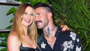 Adam Levine Behati Prinsloo