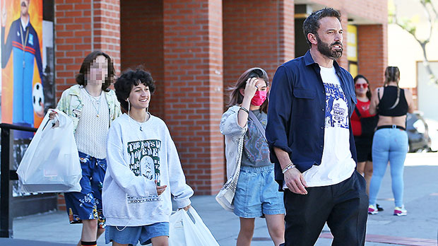 Ben Affleck Steps Out With Seraphina, 13, & Emme, 14, For Halloween Shopping Trip: Photos