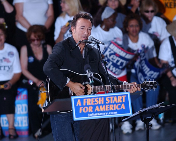 Bruce Springsteen Supports John Kerry