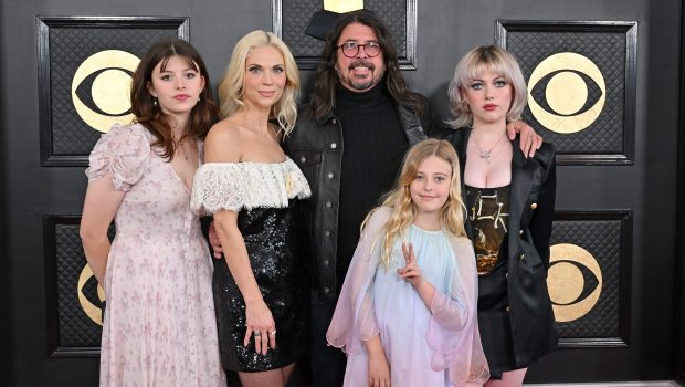 LOS ANGELES, CALIFORNIA - FEBRUARY 05: (FOR EDITORIAL USE ONLY) (L-R) Harper Grohl, Jordyn Blum, Dave Grohl, Ophelia Grohl, and Violet Grohl attend the 65th GRAMMY Awards at Crypto.com Arena on February 05, 2023 in Los Angeles, California. (Photo by Axelle/Bauer-Griffin/FilmMagic)