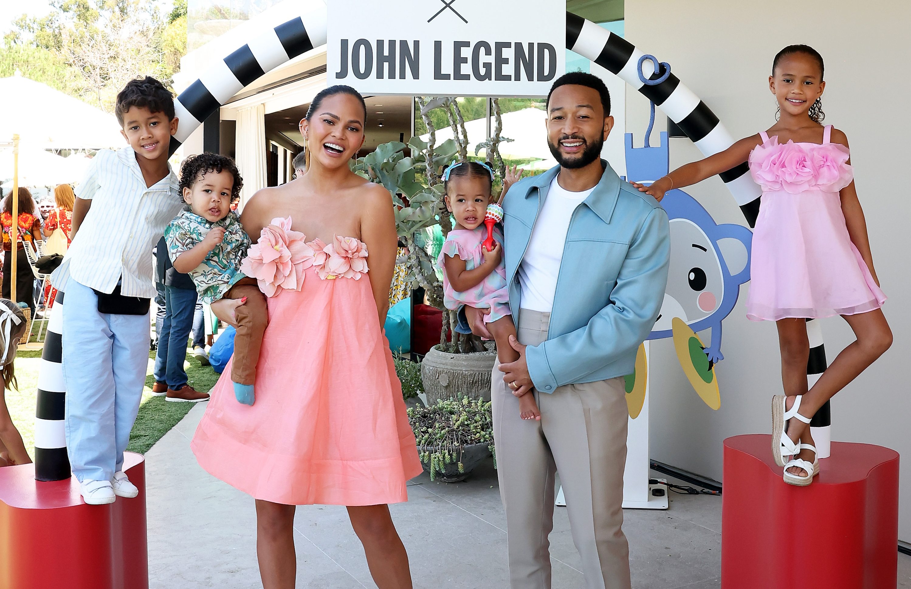 Chrissy Teigen & John Legend’s Family: Pictures of the Couple With Their Kids Chrissy Teigen & John Legend’s Family: Pictures of the Couple With Their Kids
