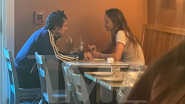 hollywoodlife.com - Terry Zeller - Harry Styles & Olivia Wilde Go Casual For Romantic Dinner Date At NYC Mexican Restaurant