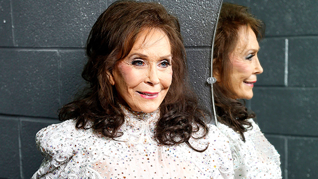 Loretta Lynn’s Siblings: Everything To Know About Country Legend’s 7 Brothers & Sisters thumbnail