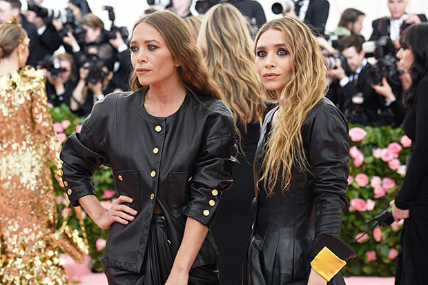 Ashley Olsen Make Appearance At Paris Fashion Week: Watch – Life