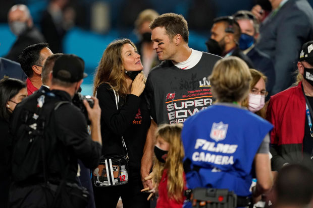 Tom Brady Closes Doors on Comeback Rumors after Announcing NFL Exit, Files  Retirement Papers in Bid to Get Back With Brazilian Goddess Gisele Bundchen  - Animate… in 2023