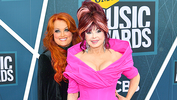 Wynonna Judd Breaks Silence On Mom Naomi’s Suicide: ‘I’m Incredibly Angry’ thumbnail